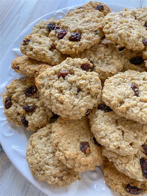 Are oatmeal cookies a healthy snack?